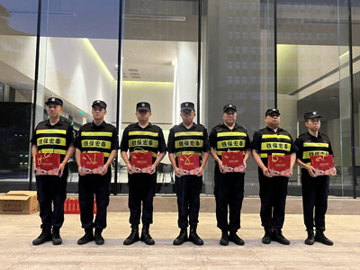 鐵保宏泰保安公司心系一線(xiàn)安保隊(duì)員送溫暖